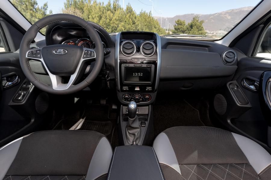 Интерьер Lada Largus Cross 2021 года  (RU) (фото 11 из 17)